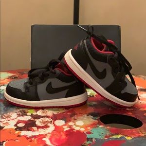 Retro Jordan 1’s low size 6